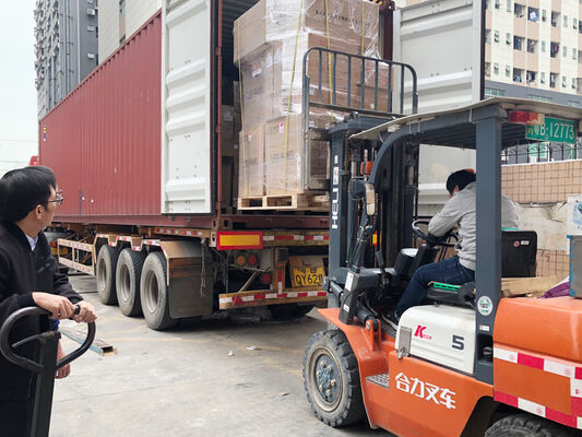 مصباح D4 LED مقاوم للرطوبة 160LPW مع جاهز 4 حالة طوارئ 4W@3HRS وصلة وتشغيل سهلة الصيانة مناسبة لموقف السيارات المرآب والإضاءة