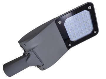 أضواء الشوارع LED الخارجية المصنوعة من سبائك الألومنيوم 30 وات IP66 150LPW كفاءة AC100-277V 50-60Hz
